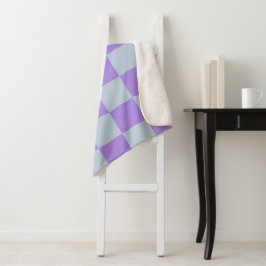 Zacht blauw en lavendel geruit sherpa deken