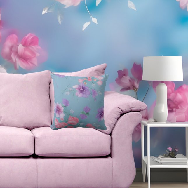 Zacht blauwe roze zijden bloemen groene bladeren kussen (Creator heeft geüpload)