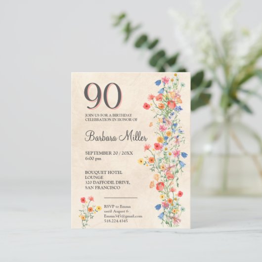 Zacht Elegant 90ste Verjaardagsfeest Bloemen 90 Ja Uitnodiging Briefkaart (Staand voorkant)