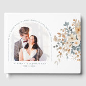 Zacht gedempte aardetinten bloemenfoto Waterverf Gastenboek (Voorkant)