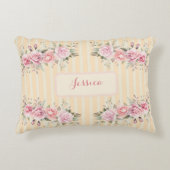 Zacht geel gestreept  accent kussen (Voorkant)