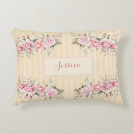 Zacht geel gestreept  accent kussen