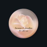 Zacht Geel Rose Wedding Favoriet Magneet<br><div class="desc">Zachte en dromerige gele roos met roze bloemige hoogtepunten Bewaar de datum van de huwelijksaankondiging of geef de voorkeur aan een koelkastmagneet. Vul uw gegevens in bij de sjabloon. Breng meer wijzigingen aan in de tekst- en lettergrootte, -stijl en -kleur door op Aanpassen te klikken. Dit afbeelding is beschikbaar op...</div>