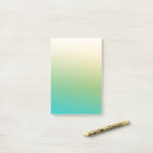 Zacht geelachtig groen post-it® notes (Op bureau)