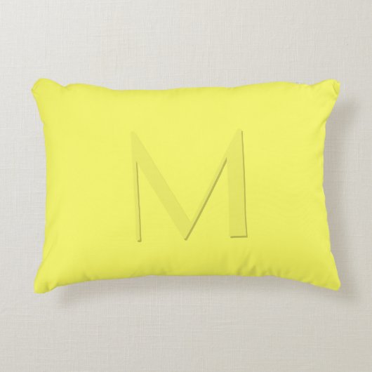 Zacht gele monogrammen accent kussen (Voorkant)