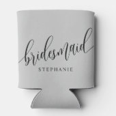 Zacht Grijs Bruidsmeisje Modern Script Blikjeskoeler (Achterkant)