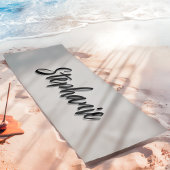 Zacht grijs en zwart aangepaste naam eenvoudig yogamat