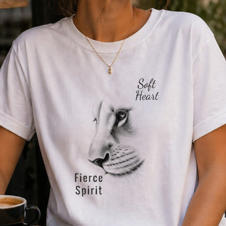 Zacht Hart Felle Geest Vrouwelijke Leeuwin T-shirt