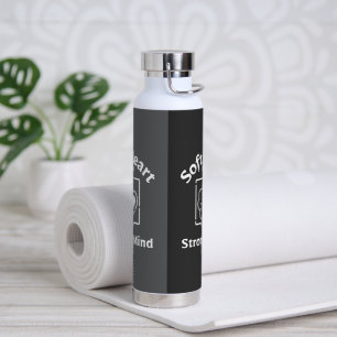 Zacht hart, sterke geest – emotionele kracht quote waterfles