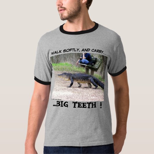 zacht lopen...zoals een alligator zou doen. t-shirt (Voorkant)