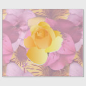 Zacht roze bloemen Geel rozenpapier Cadeaupapier (Vlak)