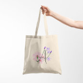 Zacht roze en lila wilde bloemen met je initiaal. tote bag