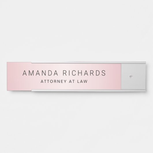 Zacht roze verzadigingsgradiëntnaam en titel deurbordje (Voorkant)
