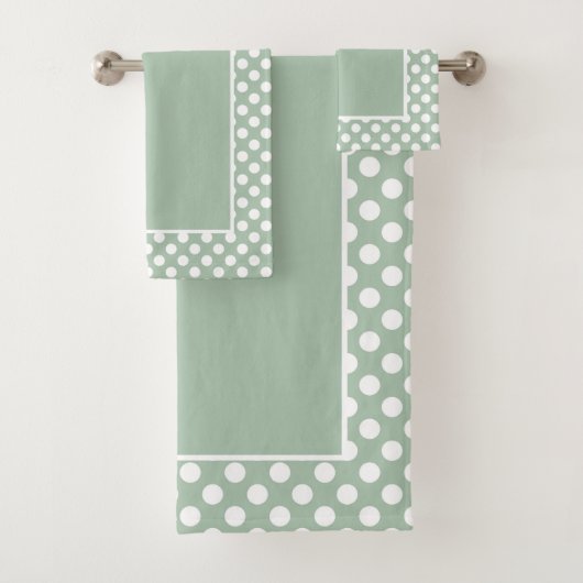 Zacht Sage Green Polka Dot White Bad Handdoek (Insitu)