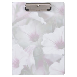 Zacht wit en roze petunias klembord