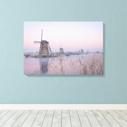 Zacht zonlicht in de winter boven windmolens canvas afdruk (Insitu (Houten vloer))