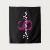 Zachte aanpasbare roze & zwarte monogram script wandkleed (Voorkant)