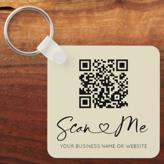 Zachte beige Heart Font QR Code Sleutelhanger (Voorkant)