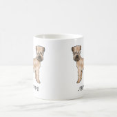 Zachte beklede tarweterriër hond staande met naam koffiemok (Center)