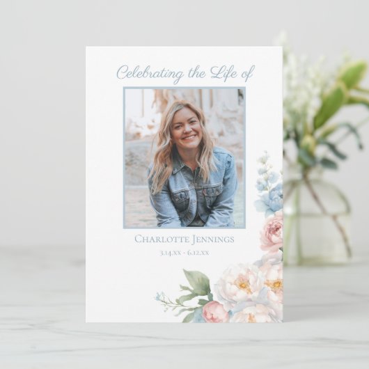 Zachte Blauwe Bloemen Begrafenis Gedenkteken Orde Programmakaart (Staand voorkant)