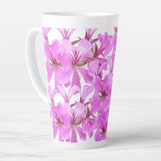 Zachte bloemblaadjes – Roze Floral Latte Mok (Linkerhoek)