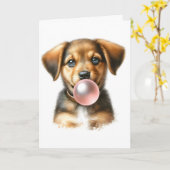 Zachte bruine puppy die bubbelgom blaast Leeg Kaart (Gele Bloem)