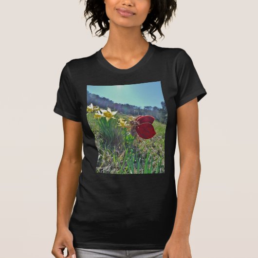 Zachte en gele bloemen t-shirt (Voorkant)