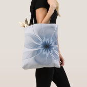 Zachte en gevoelige blauwe fractale fantasiebloem tote bag (Dichtbij)