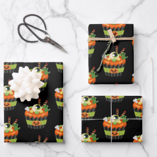 Zachte en griezelige Halloween-tulbandcake met een Inpakpapier Vel