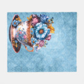 Zachte en knusse fleece deken op blauwe achtergron (Voorkant (Horizontaal))