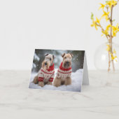 Zachte gecoate tarwedrager Honden Kerstmis Kaart (Gele Bloem)