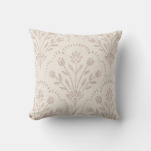 Zachte gedempte taupe en beige bloemscalloppatroon kussen
