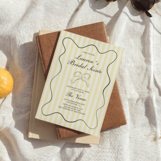 Zachte Gele Strepen Bruidssoiree Kaart