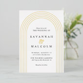 Zachte glam | Witte en gouden boog Eenvoudige brui Folie Uitnodiging (Staand Voorkant)