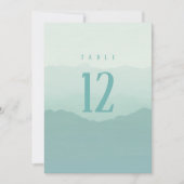 Zachte groene bergen bruiloft tafel nummer teken kaart (Voorkant)