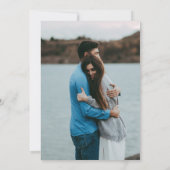 Zachte groene bergen bruiloft uitnodiging (Achterkant)