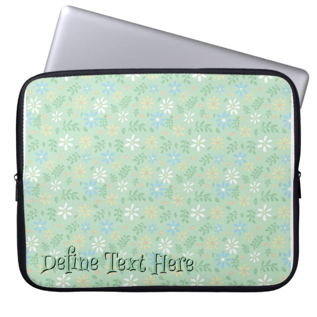 Zachte Groene Bloemen met Wit Blauw Gele Bloemen Laptop Sleeve (Voorkant)