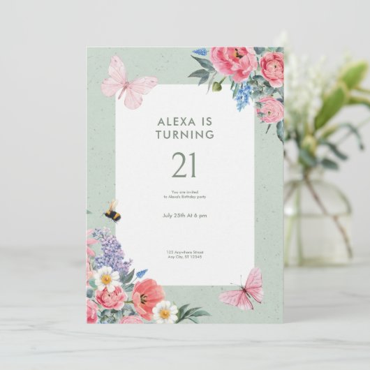 Zachte Groene Esthetische Waterverf Verjaardag Kaart (Staand voorkant)