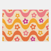 Zachte groovy bloemenpatroon op retro golven  inpakpapier vel (Voorkant)