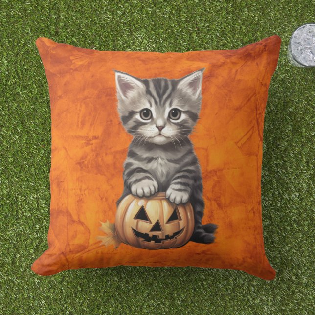 Zachte Halloween Kat Pompoen Herfst Decoratie  Buitenkussen (Gras)