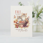 Zachte herfstkatjes in pompoenmandje herfst liefde bedankkaart (Staand voorkant)