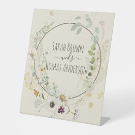 Zachte kleuren, vrije bloemen reclamebord met voetstuk