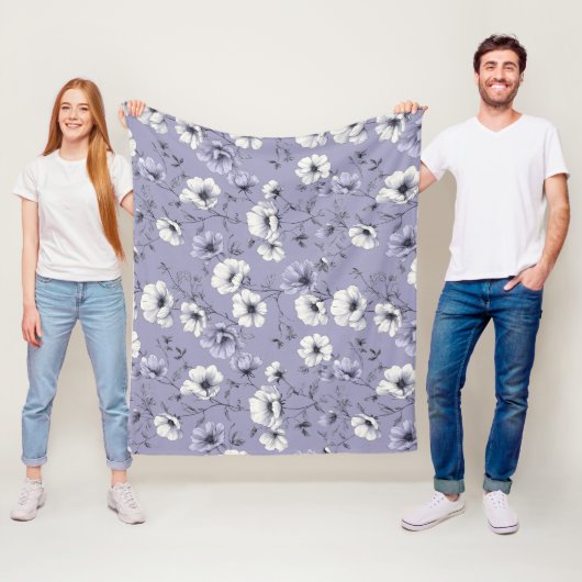 Zachte lavendelbloem witte bloemmotief fleece deken (In situ)