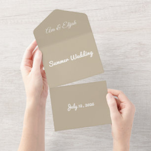 Zachte Licht Beige Achtergrond – Trouwontwerp All In One Uitnodiging