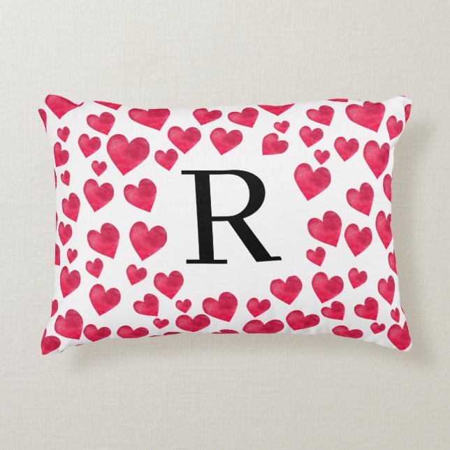 Zachte Monogram Rode Hartjes Aangepast Monogram Accent Kussen (Voorkant)