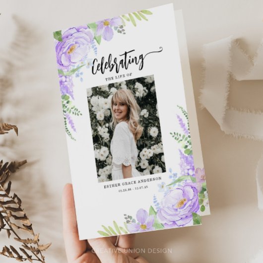 Zachte Paarse bloemblaadjes gevouwen begrafenispro Flyer