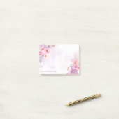Zachte pastelflorale waterverf met aangepaste naam post-it® notes (Op bureau)