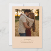 Zachte Perzik Bruiloft 2 Foto Elegante Script Save The Date (Achterkant)
