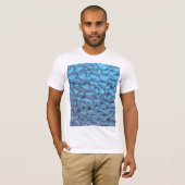 Zachte regendruppels op blauw glas t-shirt (Voorkant volledig)