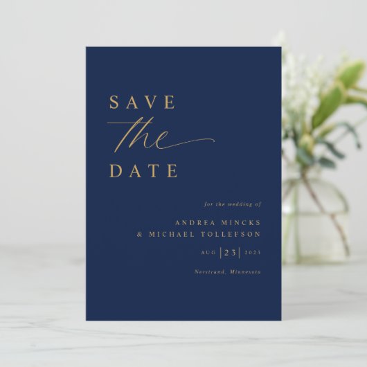 Zachte romantische marine blauw en gouden bruiloft save the date (Staand voorkant)